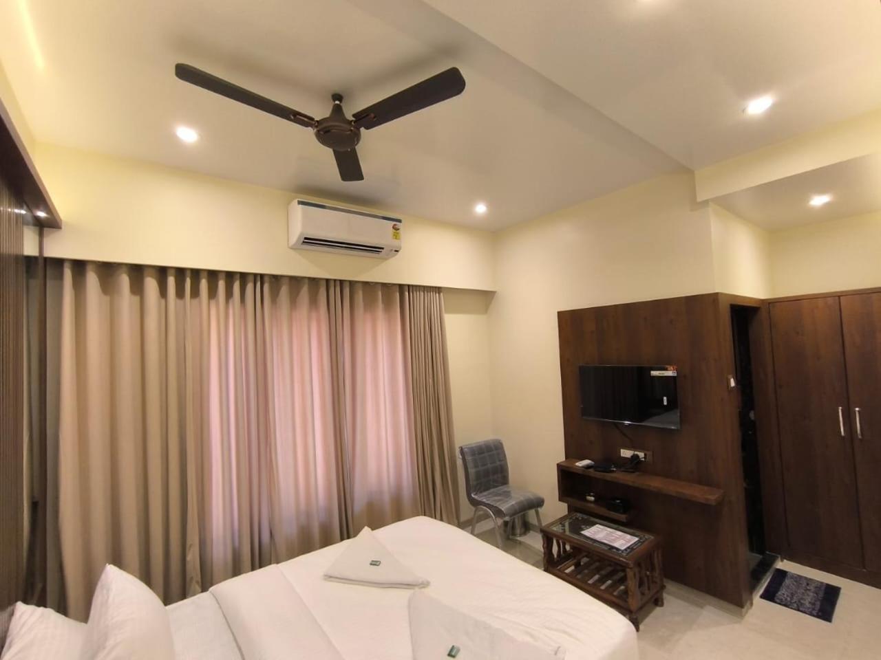 Hotel Sharan Residency Navi Mumbai Esterno foto