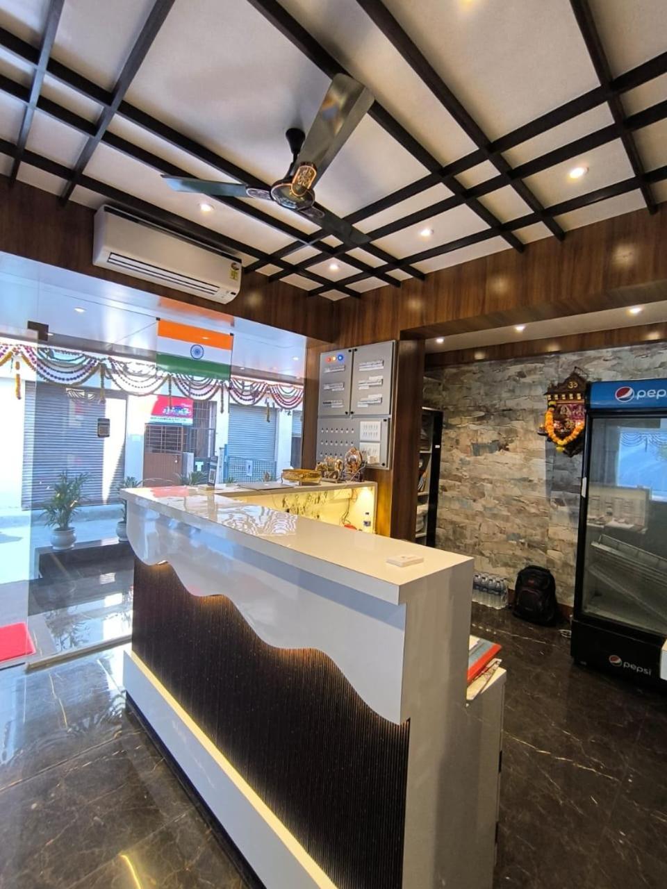 Hotel Sharan Residency Navi Mumbai Esterno foto