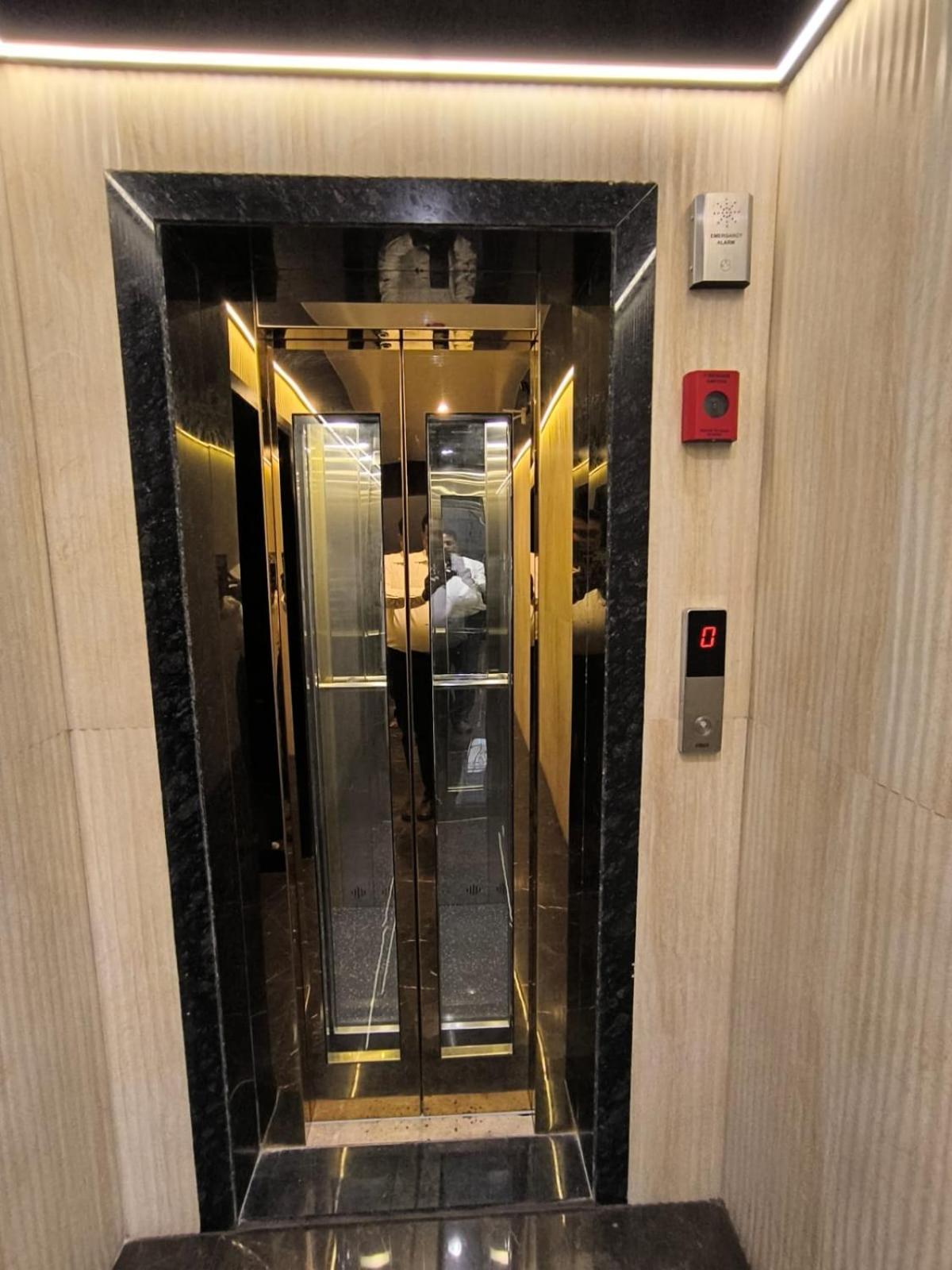 Hotel Sharan Residency Navi Mumbai Esterno foto